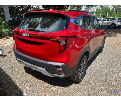 Kia Seltos Rojo Pasion, esperandote en el dealer!! (Santiago)