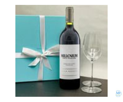 Stylish Wine and Glass Gift Set – Ideal for Elegant Gifting
