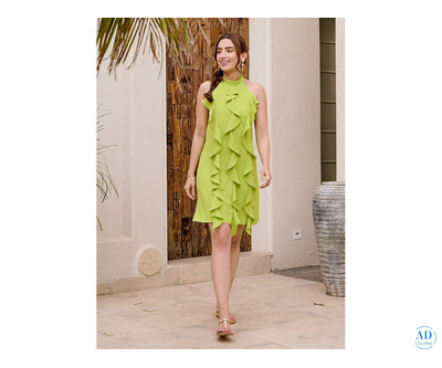 From Resort Chic to Party Glam – Stylish Women's Looks for Every Occasion