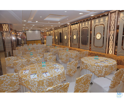 Hotels near noida city Centre metro station