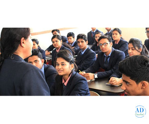 Senior Secondary School in Gurgaon with Specialised Labs