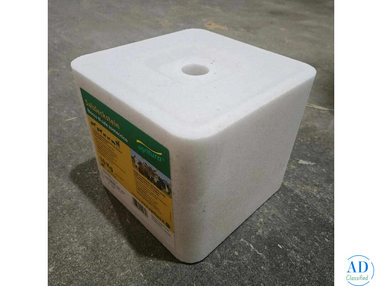 Blocco Salino Minerale 10kg – Fonte di Nutrimento Naturale per Animali da Allevamento