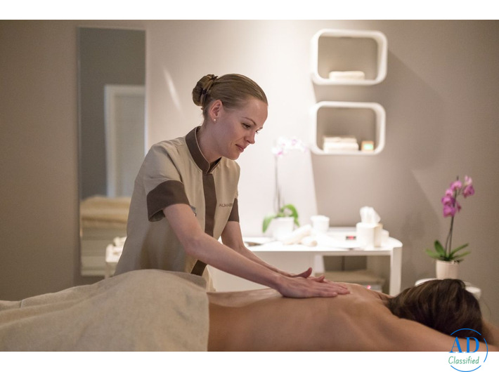 Aurum spa Andheri 9152818192