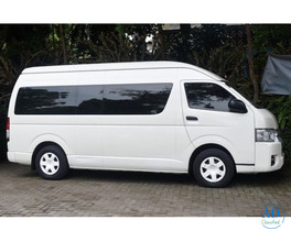 Best Mini Bus on Rent Services for Outstation & Local Trips