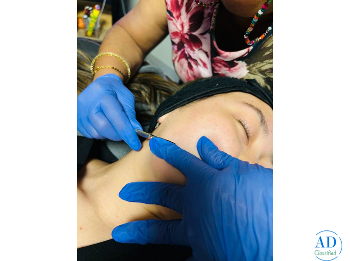 Salon and Parlor Services Offered by Suman's Beauty Hut Janakpuri