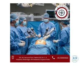 Specialist Robotic Uterus Cancer Surgeon in Ahmedabad – Dr. Nitin Singhal