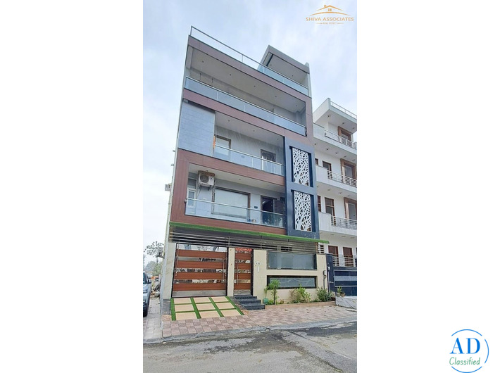 Corner House in Sector Omicron 3 | Fully Furnished & Ready-to-Move