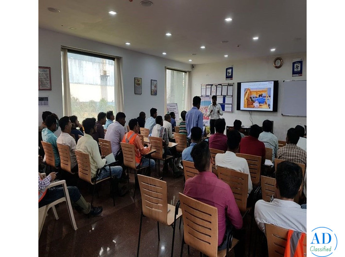 Professional Crane Operator Training for Reliable Material Handling