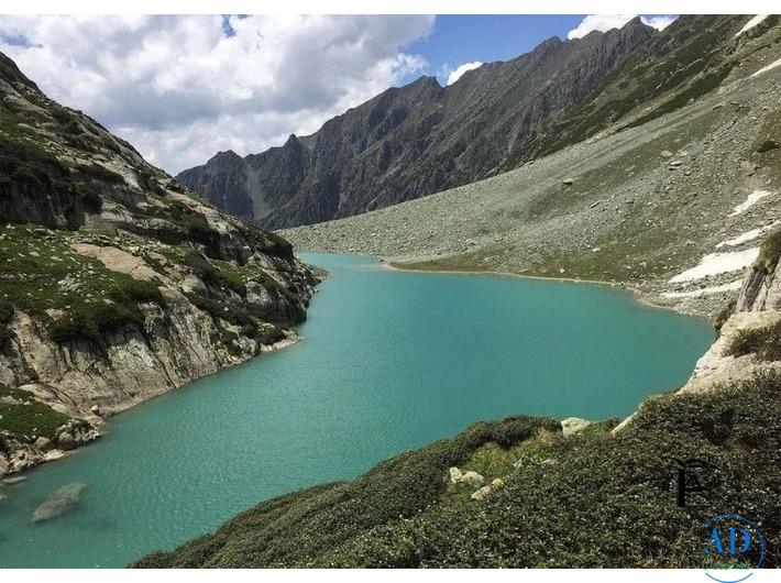 Tulian Lake Trek – A Hidden Alpine Gem in Kashmir