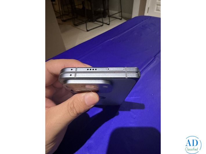 Selling New GOOGLE Pixel 10 Pro Fold Carrier Unlocked 256GB NEW