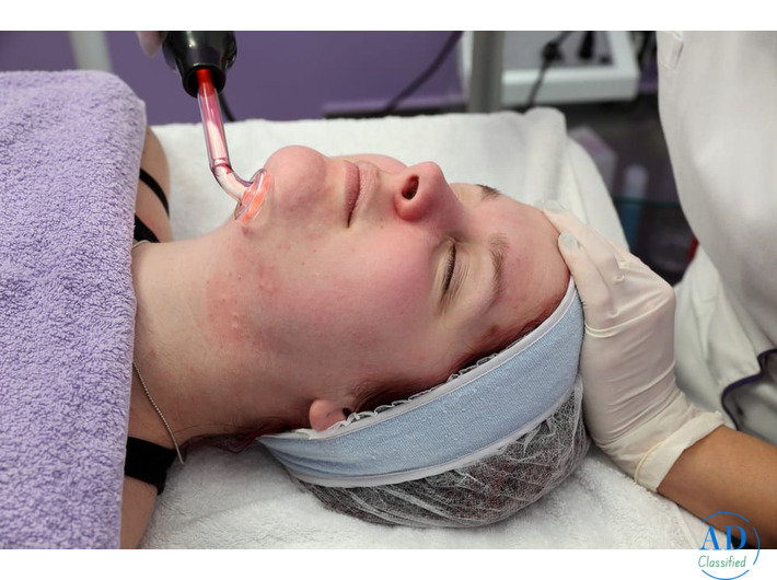 Best Clinics for Repairing Sun-Damaged Skin in Dubai