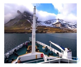 Daily Zodiac Landings on Oceanwide North Spitsbergen Cruise