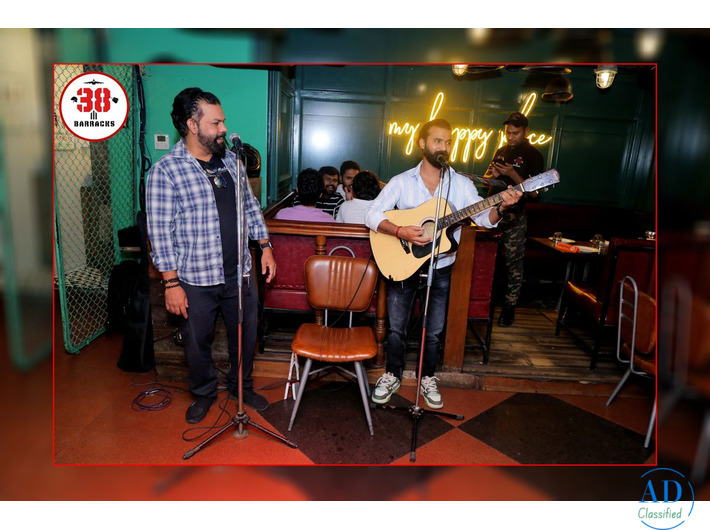 Best Bars in CP with Live Music for Food, Drinks & Fun