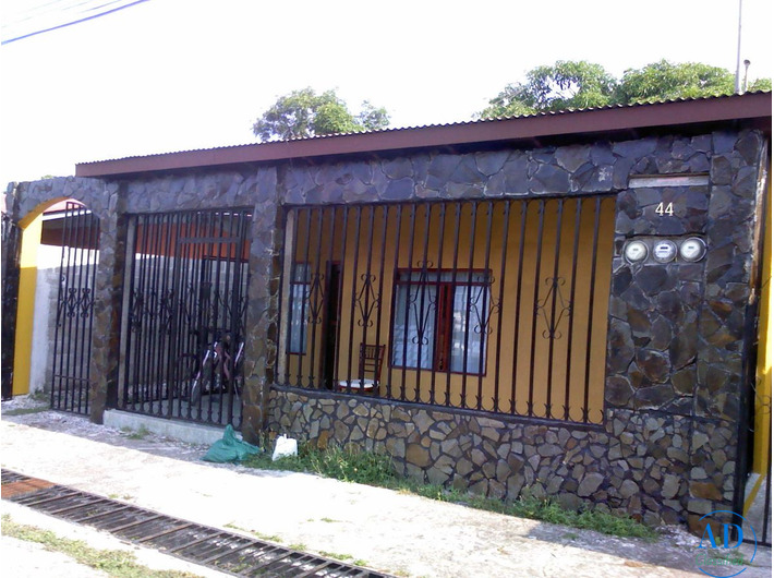 Charming Triplex for sale.  Parrita Puntarenas Costa Rica $69,444