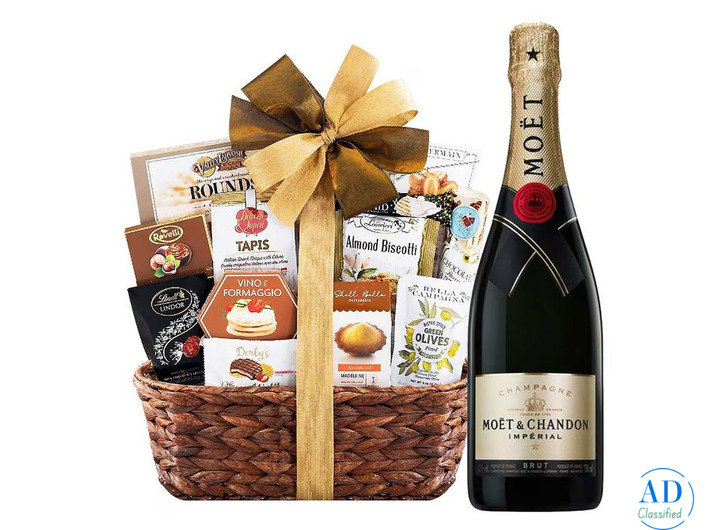 Moet Champagne Gift Set – Elegant Champagne Gift