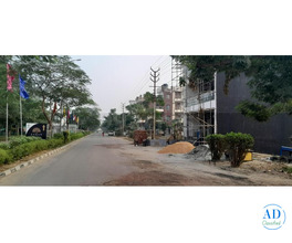 How can you find the right plot in Wave City Ghaziabad?