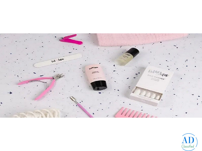 What Is a Blush Makeup Brush?