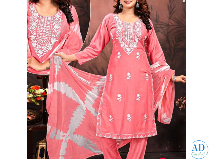 Pakistani Suit Wholesaler in Surat – Original & Trendy