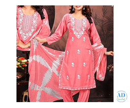 Pakistani Suit Wholesaler in Surat – Original & Trendy